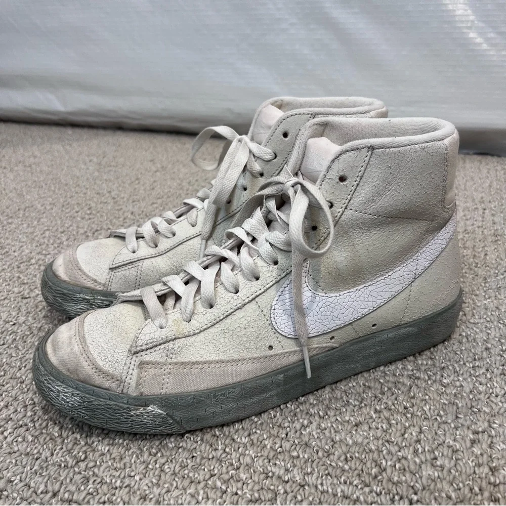 Nike Blazer Mid '77 EMB Summit White Phantom Shoes Men’s Size 8.5 DV0797-100,
